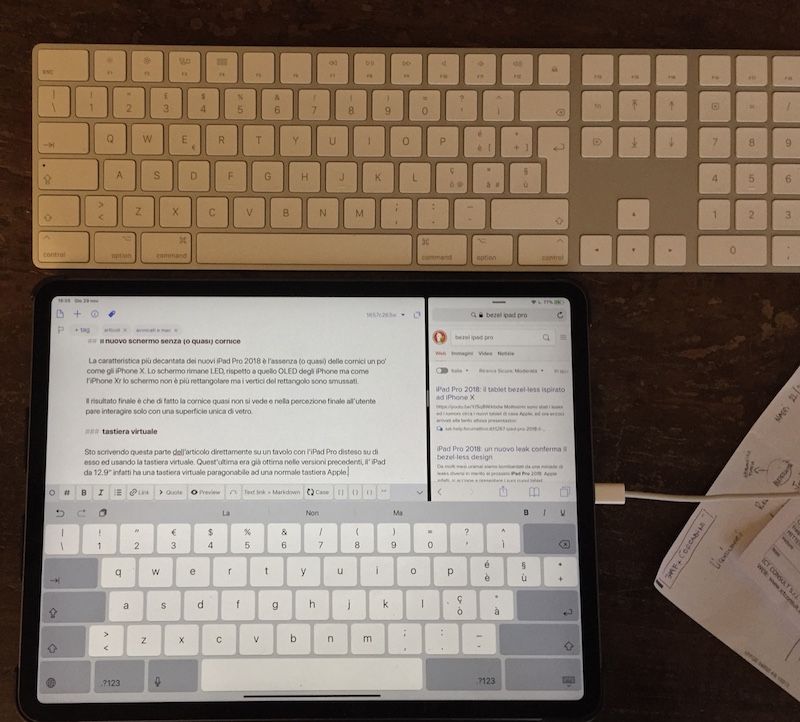 Confronto tra tastiera virtuale dell’iPad Pro e la Magic Keyboard 2 - vista dall’alto